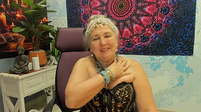 LilaMaharani Live XXX-Chat