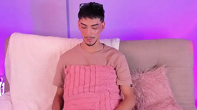 ApoloXanthos' Live XXX Chat