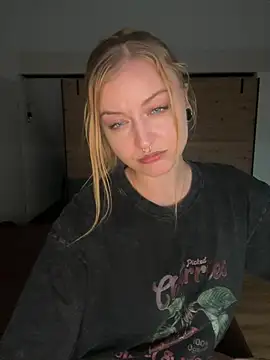 CherryyCheeks Adlı Modelin Canlı XXX Sohbeti
