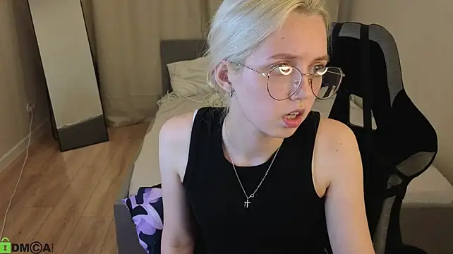 mollyy_snow's Live XXX Chat