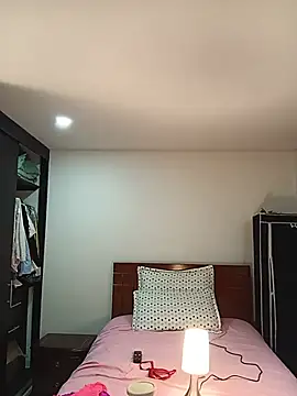XXX chat uživo modela MiaIsabela_
