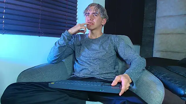 Chat XXX en directo de Tyler_Mcrey