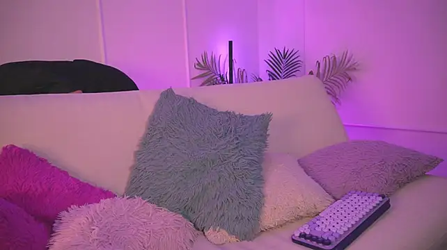 Chat +18 de Gloomydoll ao vivo