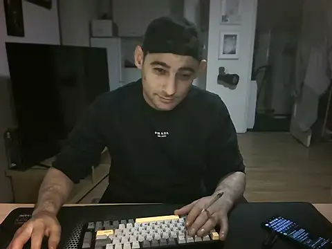 XXX chat uživo modela mihaimichael