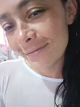Chatroom XXX en direct de sarayulith