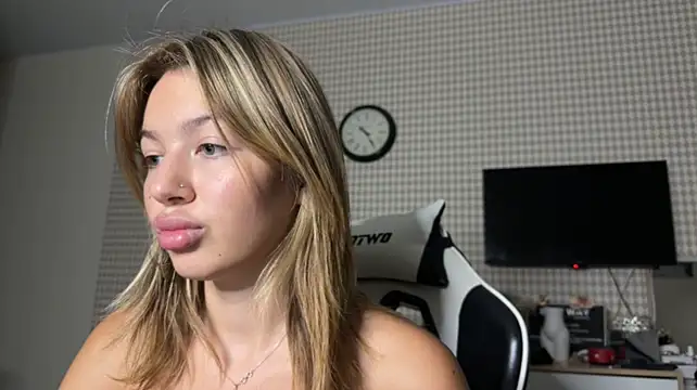 Kelsey_Perrey's Live XXX Chat