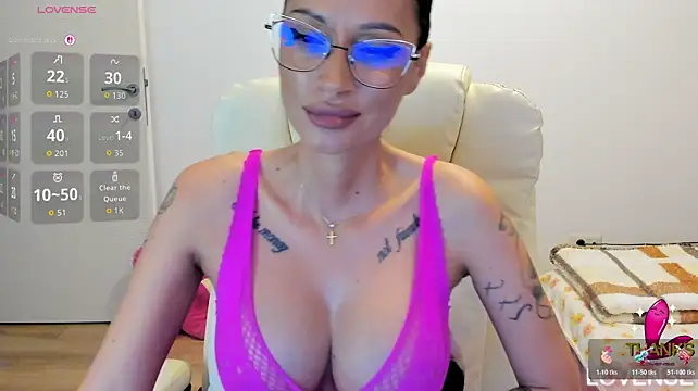 kissnicol32's Live XXX Chat