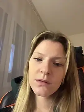 MaryHiggins' Live XXX Chat