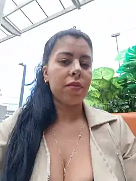 Chatroom XXX en direct de Luianna