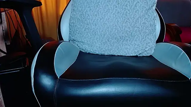 sebastian_horny 现场XXX聊天