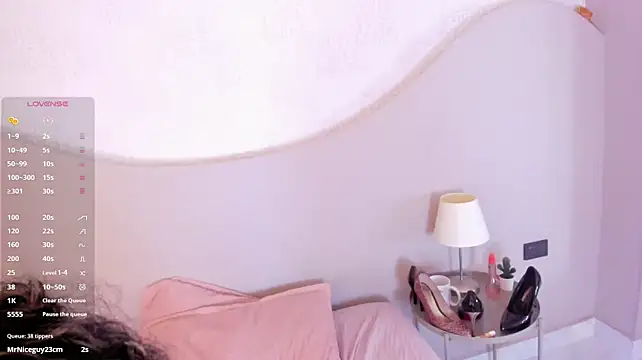 ainaah_ live XXX chat