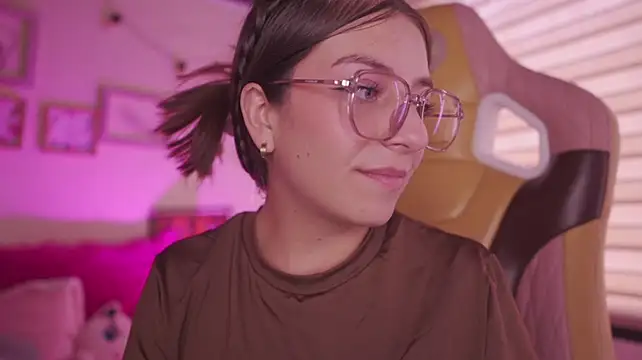 دردشة milly_kenner الجنسية المباشرة