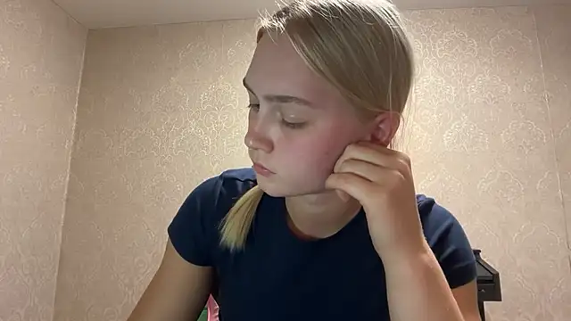 Živý XXX chat blondegirl2026