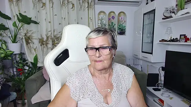 Selenna57: онлайн-секс-чат