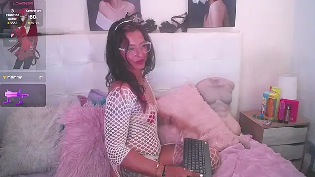 SamathaMay live XXX chat