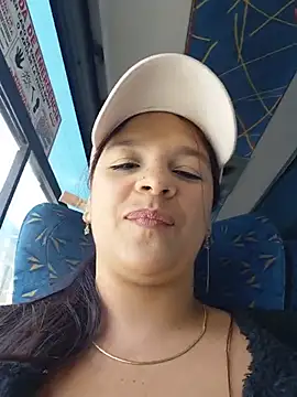 Chat XXX en directo de Layla-daring