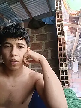 Andres123cv Adlı Modelin Canlı XXX Sohbeti