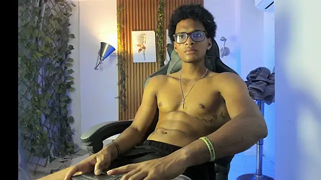 Show modela Kendo_720 na web-kameri