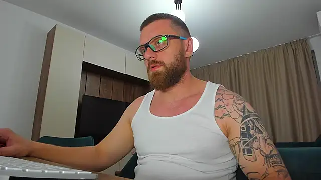 XXX chat uživo modela Findom_guy