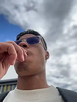 Chat +18 de TavoHot_ ao vivo