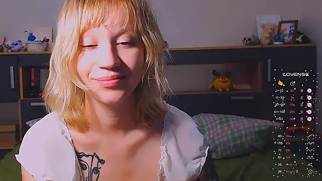 Chat +18 de amelia_lye ao vivo