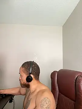 Chatroom XXX en direct de Fathero1time