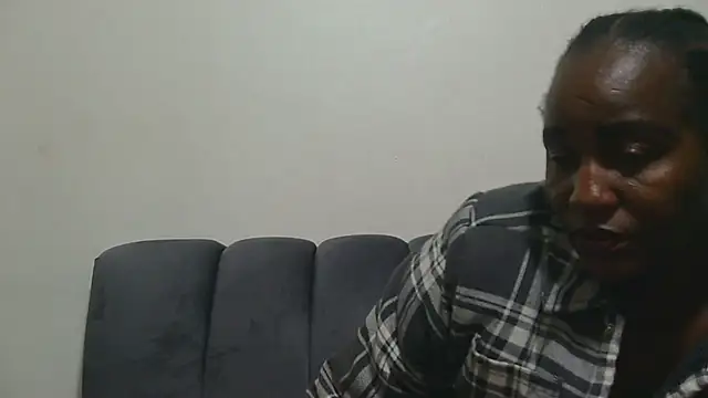 sluttylaura21 Live XXX-chat