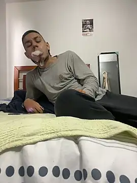 Chatroom XXX en direct de Taylor_DiamondBoy