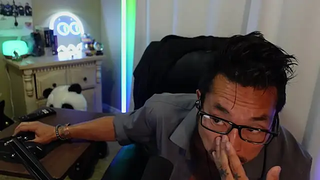 Chat +18 de Ghost11_11 ao vivo