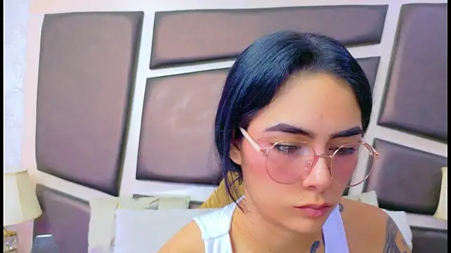 צ'אט XXX בשידור חי של NicoleEsposito