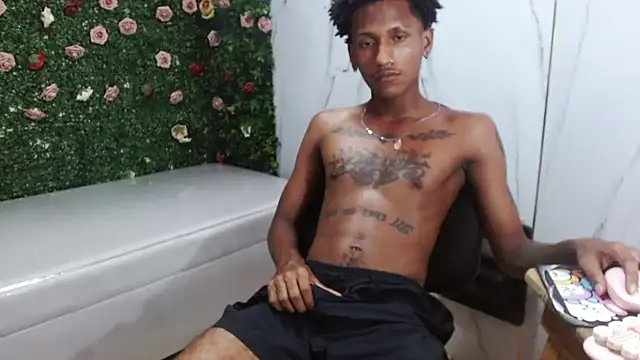 ManSant লাইভ XXX চ্যাট
