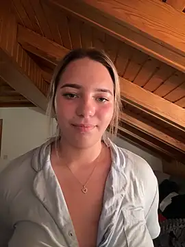 Naomi-Klein – Live XXX-chat