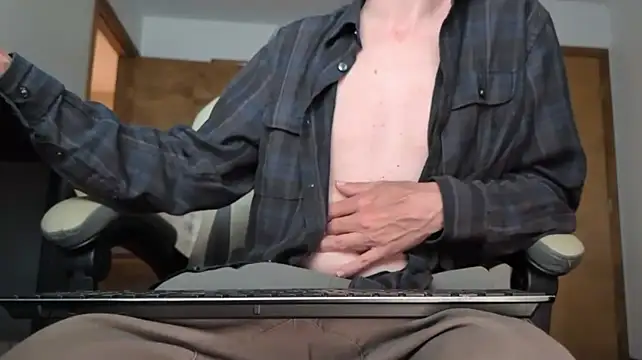 Opondestre00420's Live XXX Chat