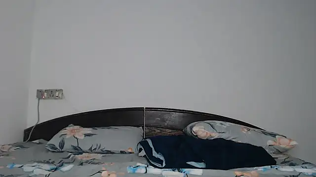 Virgin_Aisha élő XXX-chatje