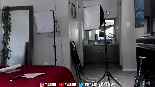 yiauana's Live XXX Chat