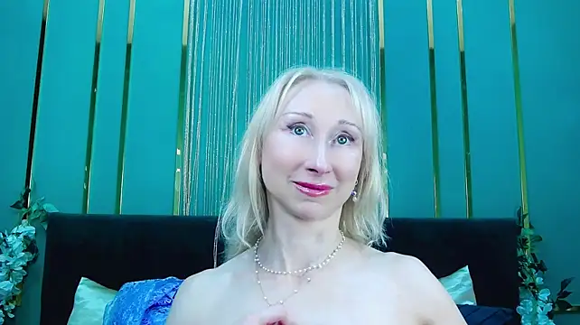 XXX chat uživo modela KissDreamm