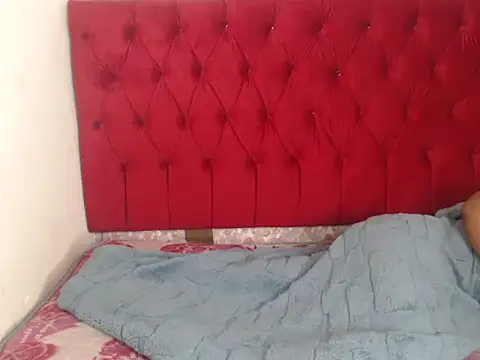 Shy_Nicki Live XXX-chat