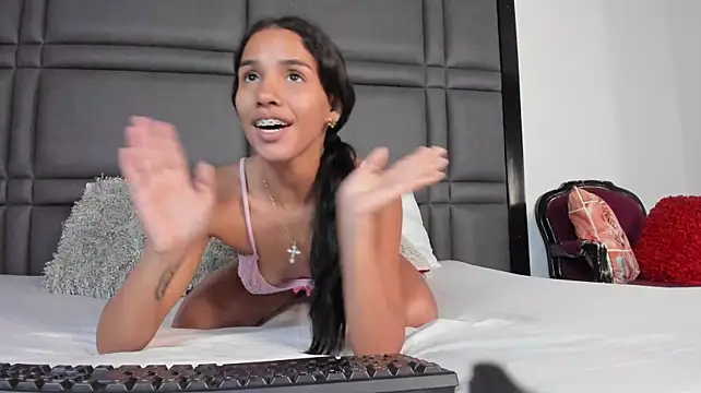 Chat +18 de IsabellaVillalobos ao vivo