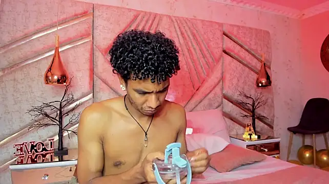 MarckThompsonn Live XXX-chat