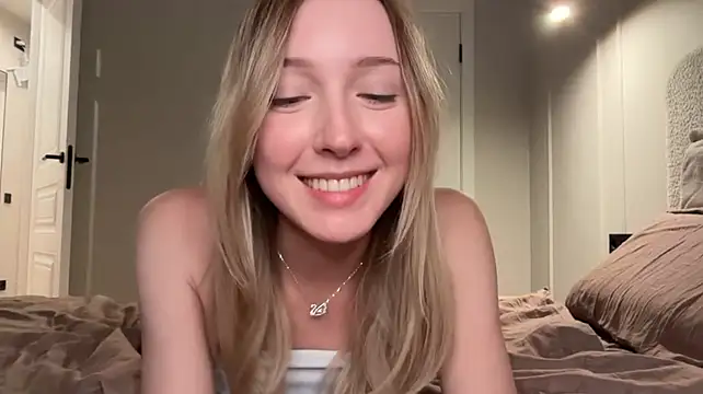 Kattie_Petite: απευθείας συνομιλία ΧΧΧ