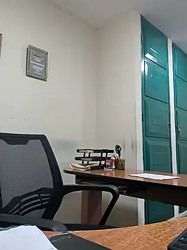 Officeb0y লাইভ XXX চ্যাট