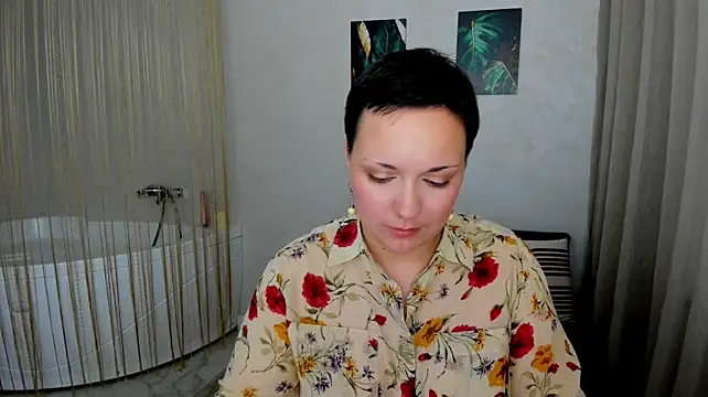 GoldenHazee Chat XXX in diretta