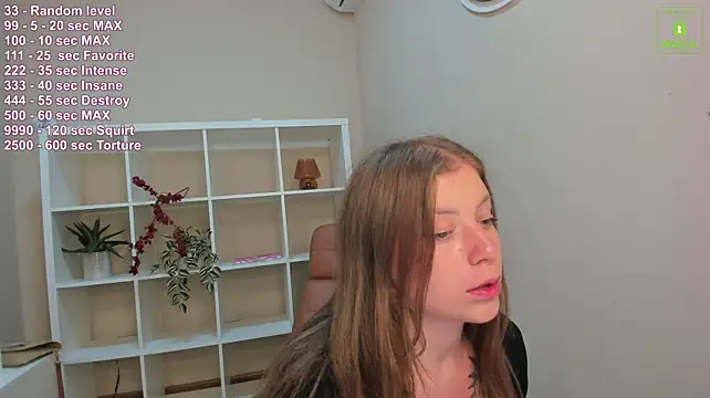 Chat +18 de Naomi_Urban ao vivo