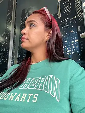 Sara-77's Live XXX Chat