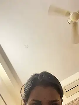 its_ur_flora's Live XXX Chat