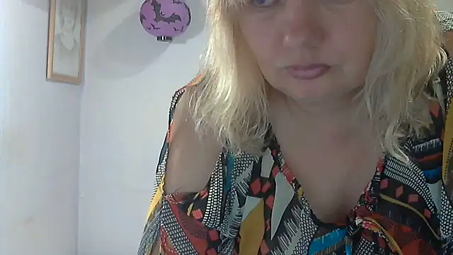 Chat XXX en directo de Lusi-777