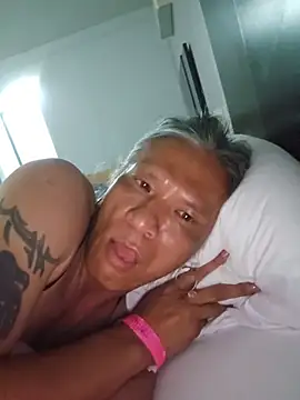 JaclynFemm's Live XXX Chat