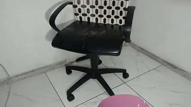 BootySoYummyX's Live XXX Chat