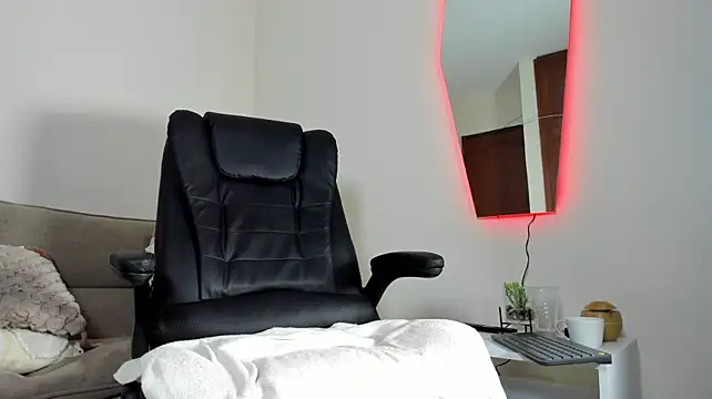 Онлайн чат XXX damianlux_