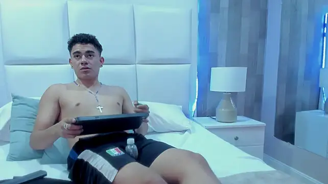 Chatroom XXX en direct de JadenJake